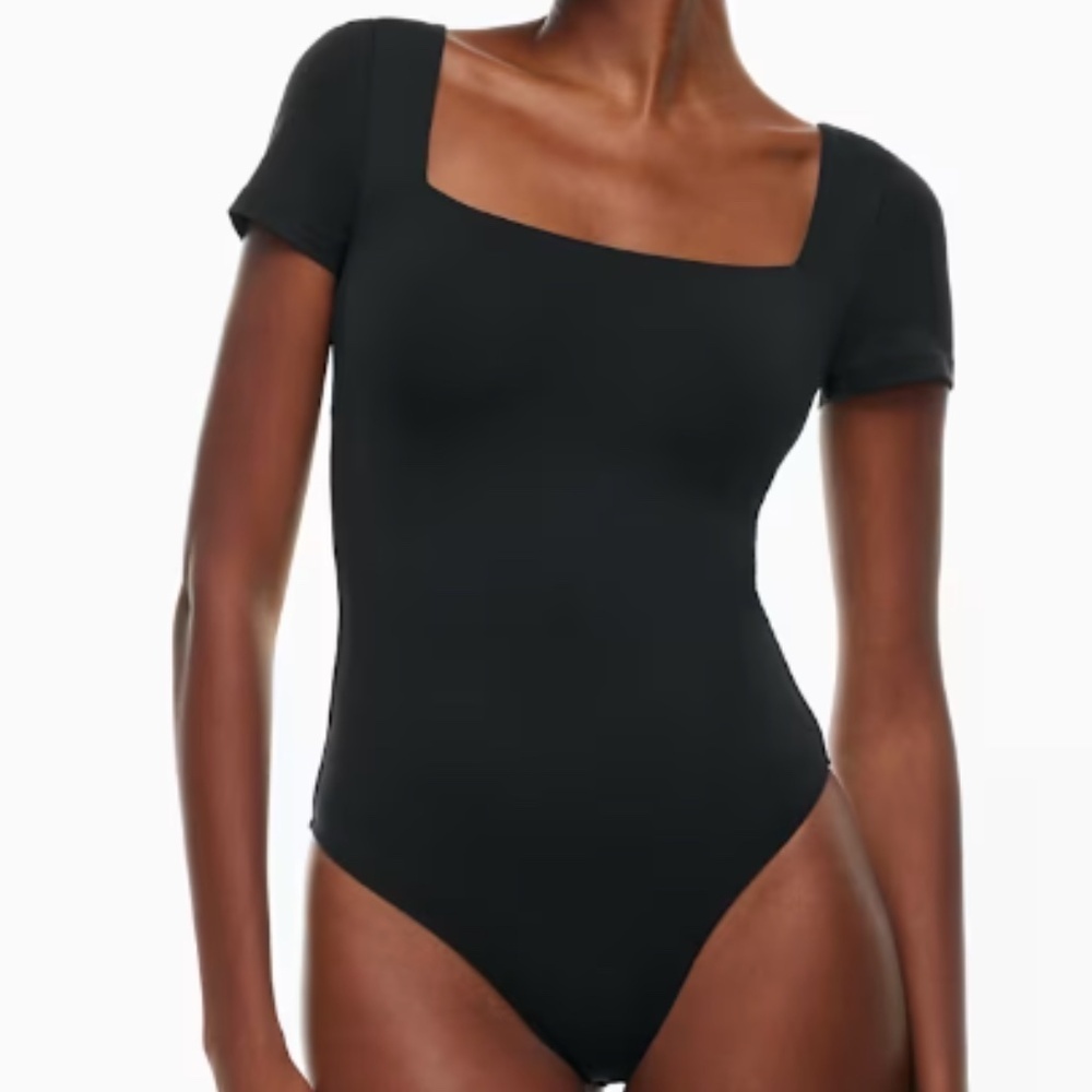 Babaton Aritzia Contour Black Square Neck Whimsigoth Short Sleeve Bodysuit Sz. M